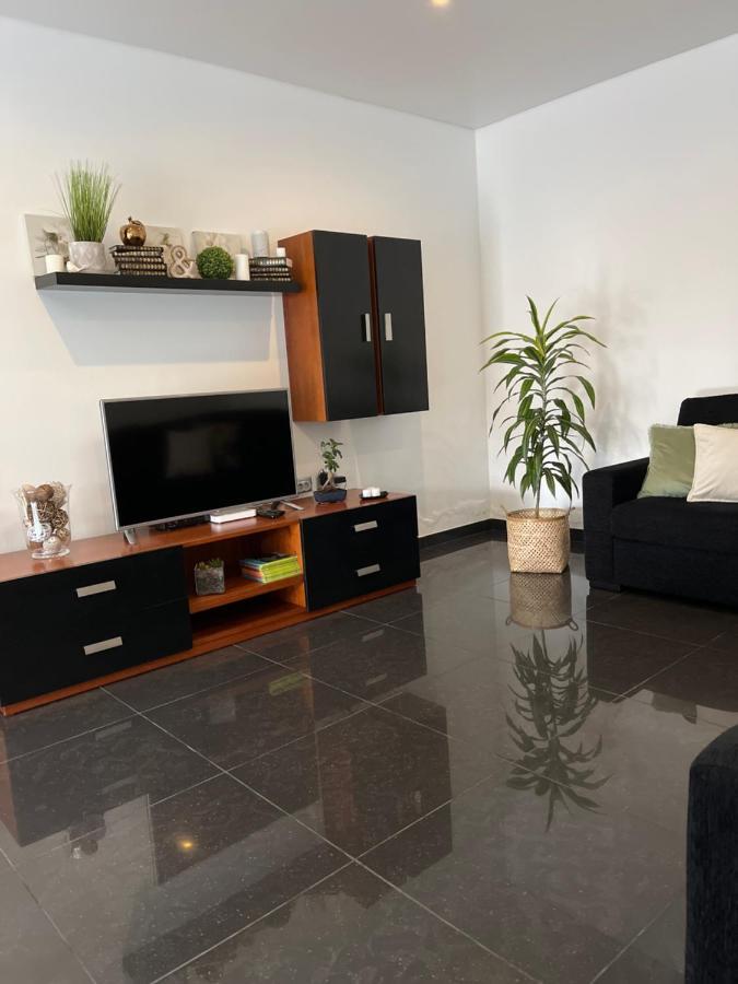 Crystal House Homestay Angra do Heroismo