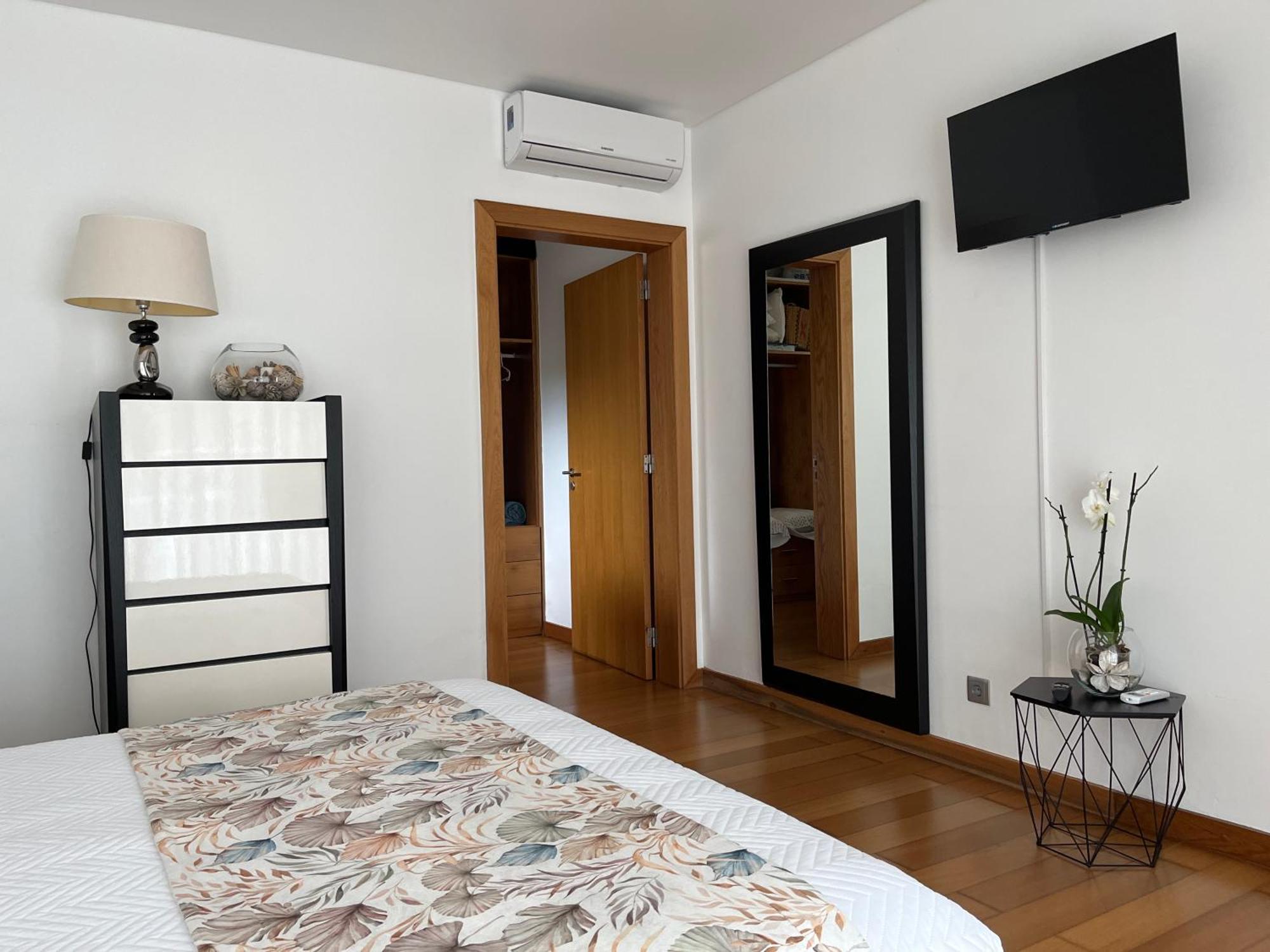 Homestay Crystal House *