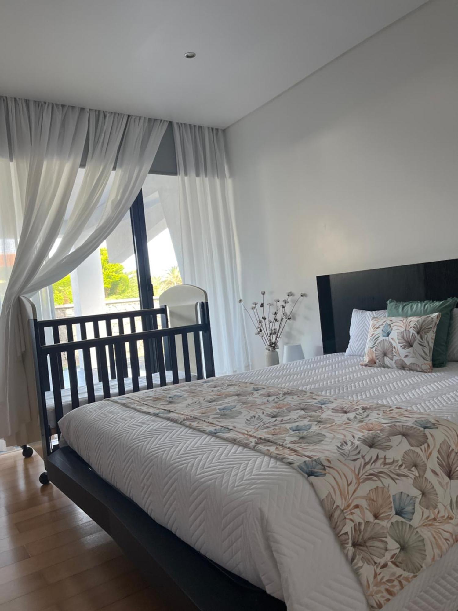 Homestay Crystal House *